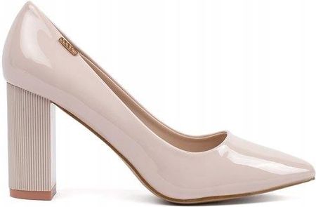 Beżowe lakierowane czółenka na słupku 36