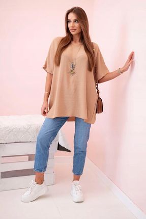 Bluzka oversize z wisiorkiem jasny camelowy - zdjęcie 4