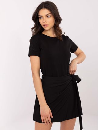 Czarny damski t-shirt z haftem na rękawach