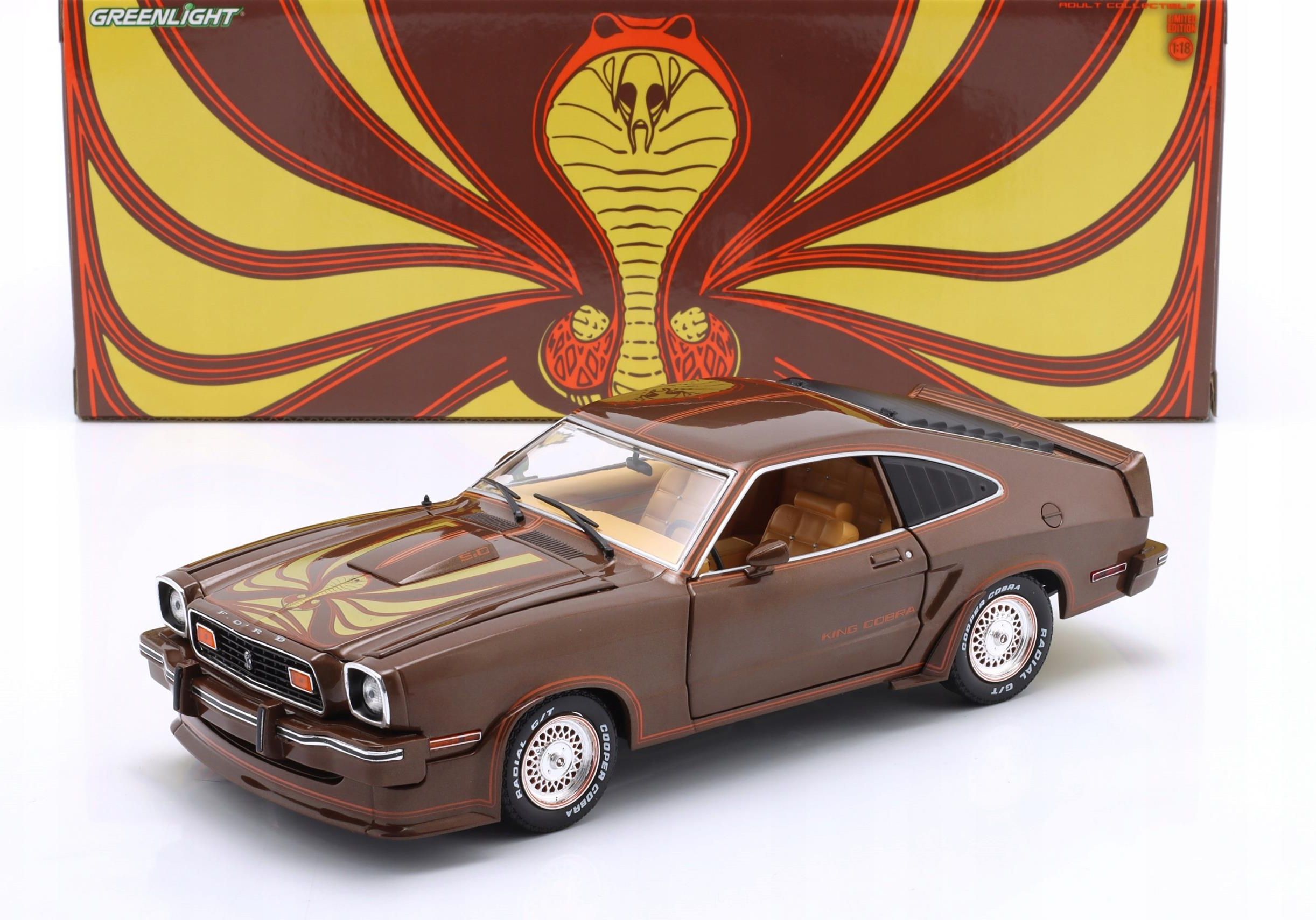 Greenlight 1:43 Ford Mustang II King Cobra year 1978 green metallic / gold 86320 (grüne Version