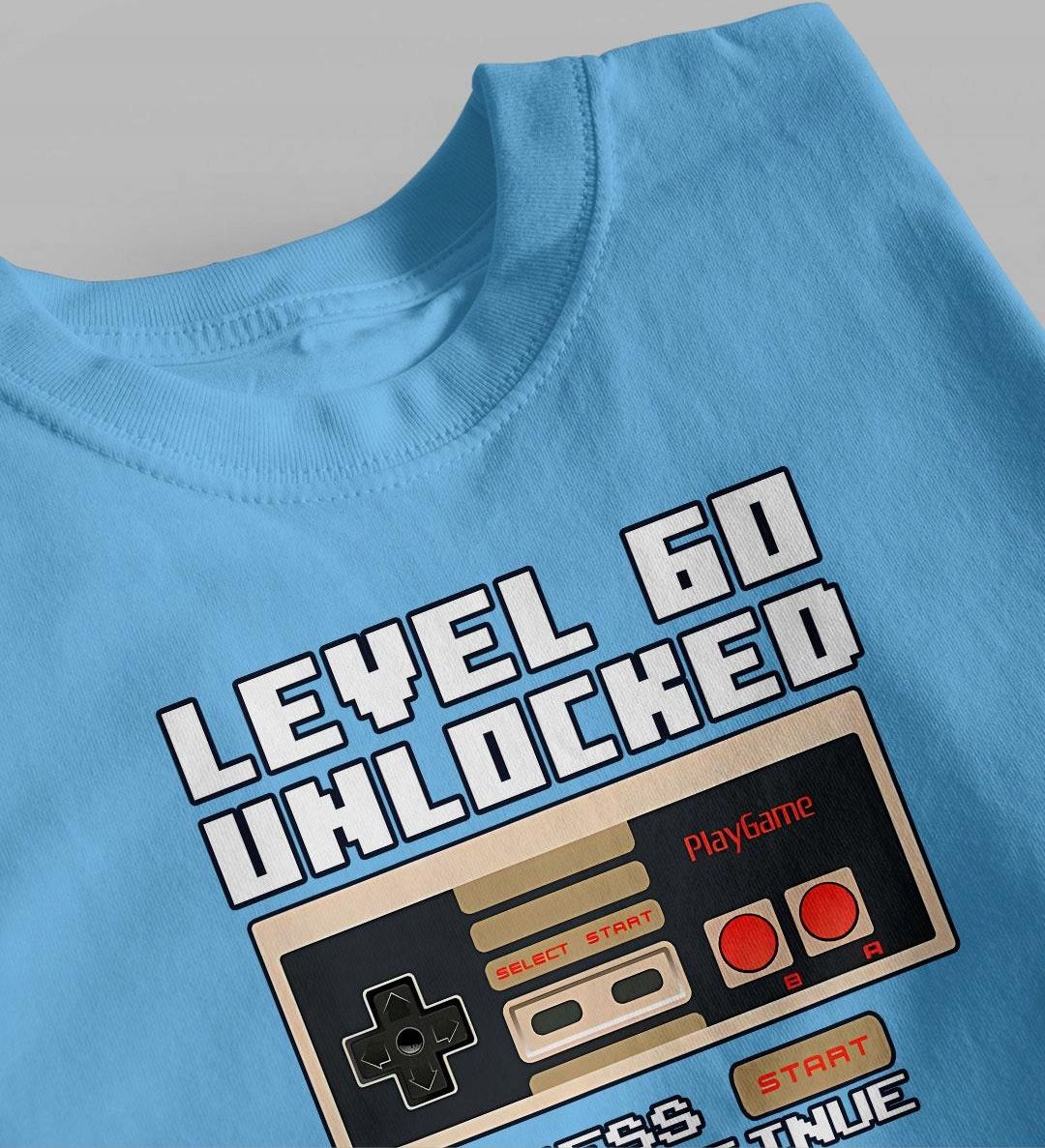 Koszulka Męska Na Urodziny Śmieszna 60 Lat Level Unlocked Pad M - Ceny ...