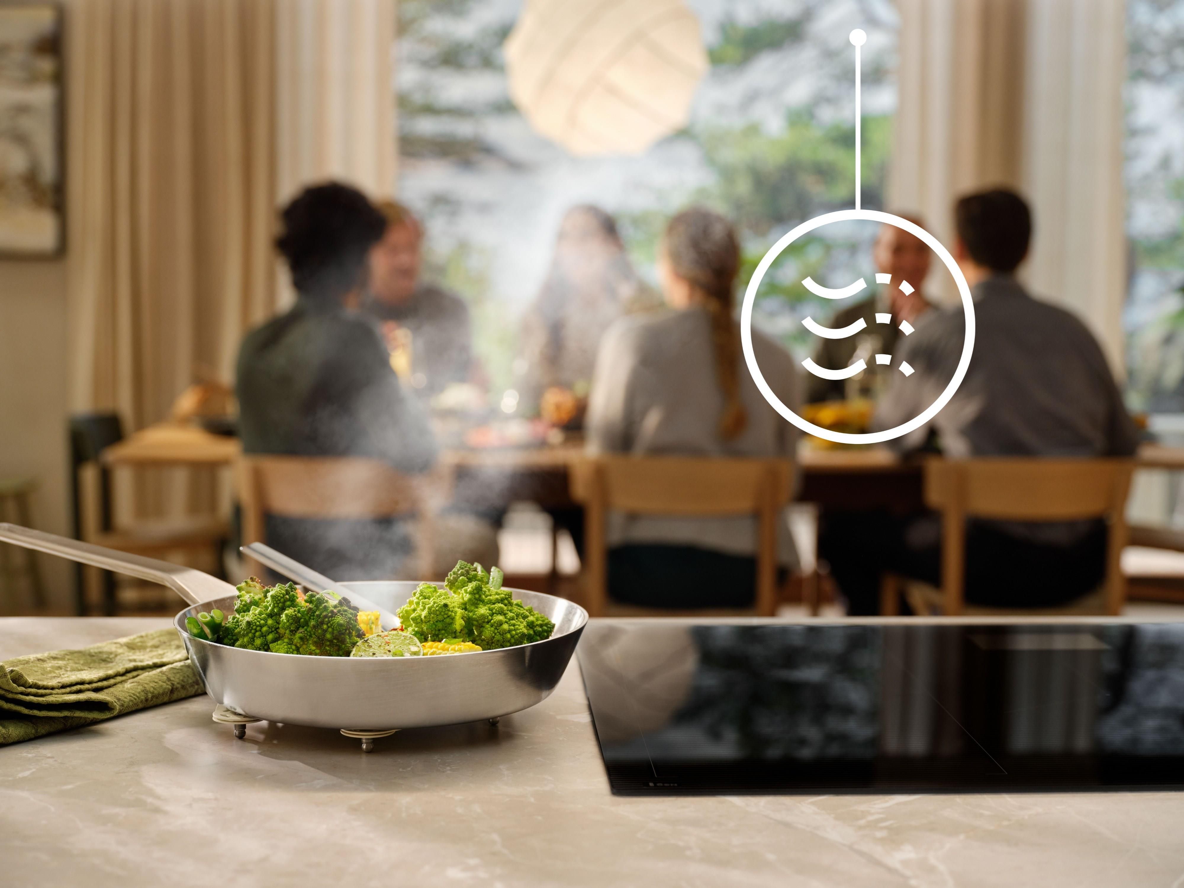 фото Витяжка Т-подібна Electrolux LFT816K