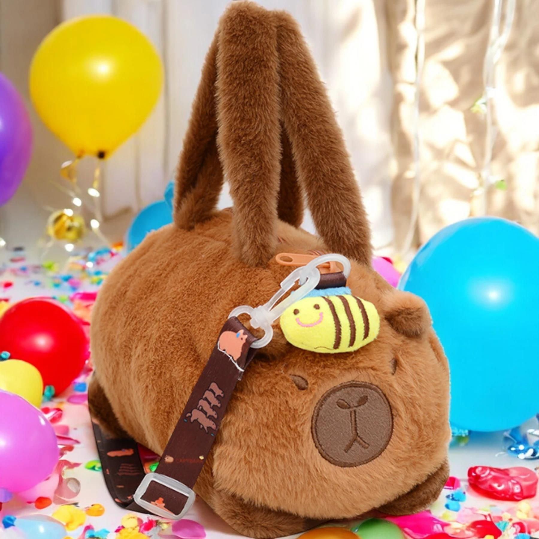 KAPIBARA - MASKOTKA CAPYBARA TOREBKA KAPIBARA Z PSZCZÓŁKĄ - Ceny i