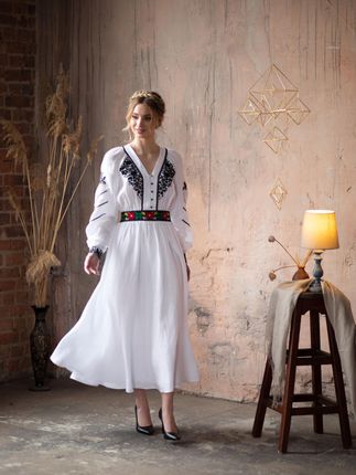 Rozkoszna Biała Suknia Słowiańska Czysty Len Bogaty Haft Wysoka Jakość R.M