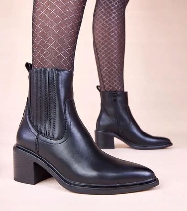 Czarne botki na słupku z elastyczną wstawką Sesie