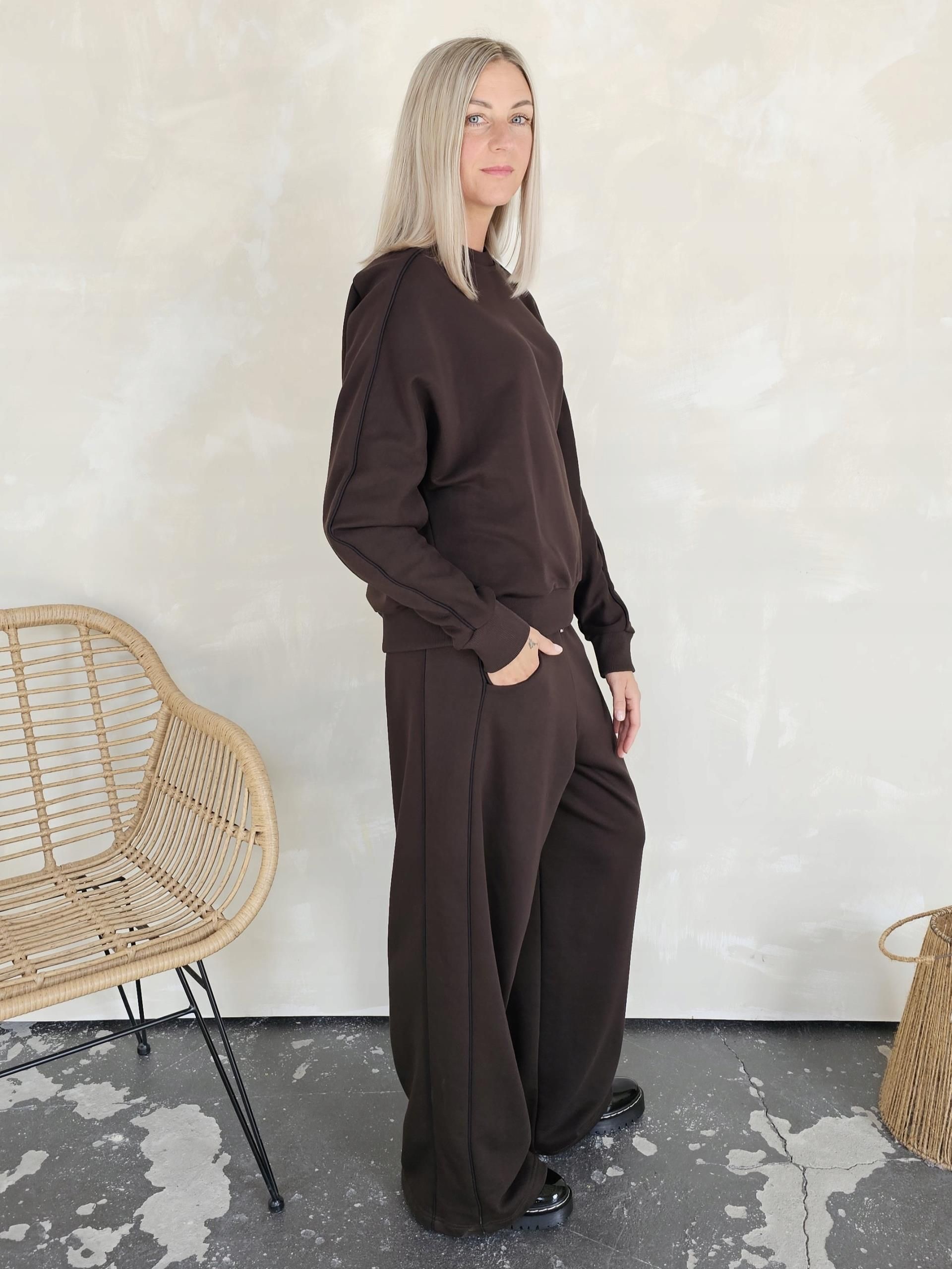 Komplet Kai oversized z lamówkami bluza i komfortowe spodnie czekolada ...