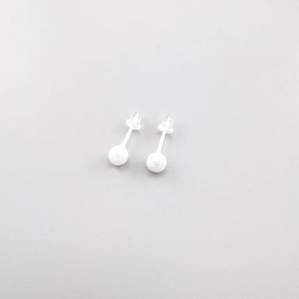 Białe kolczyki sztyfty Sonata