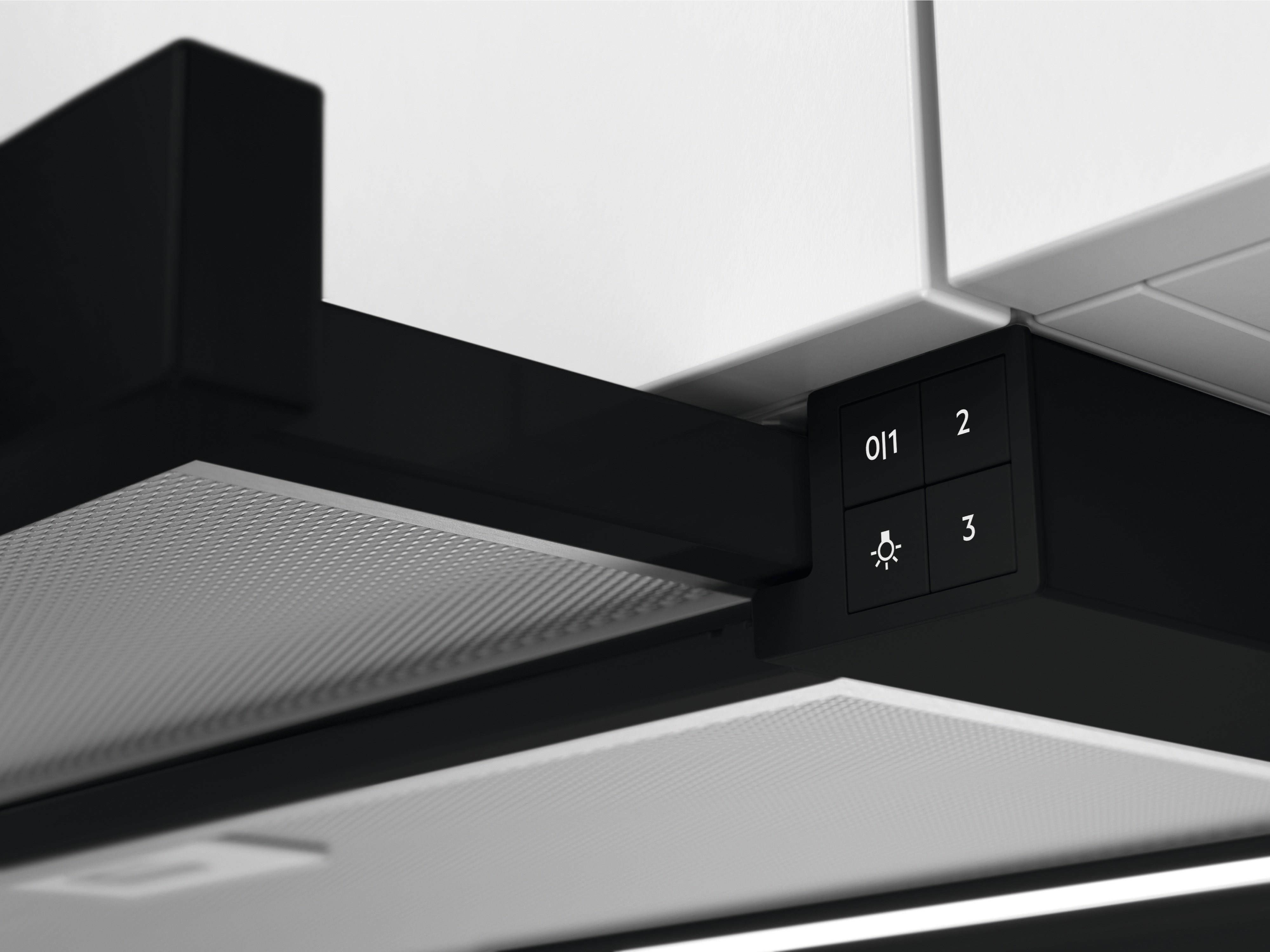 фото Вытяжка телескопическая Electrolux LFP626AK 1