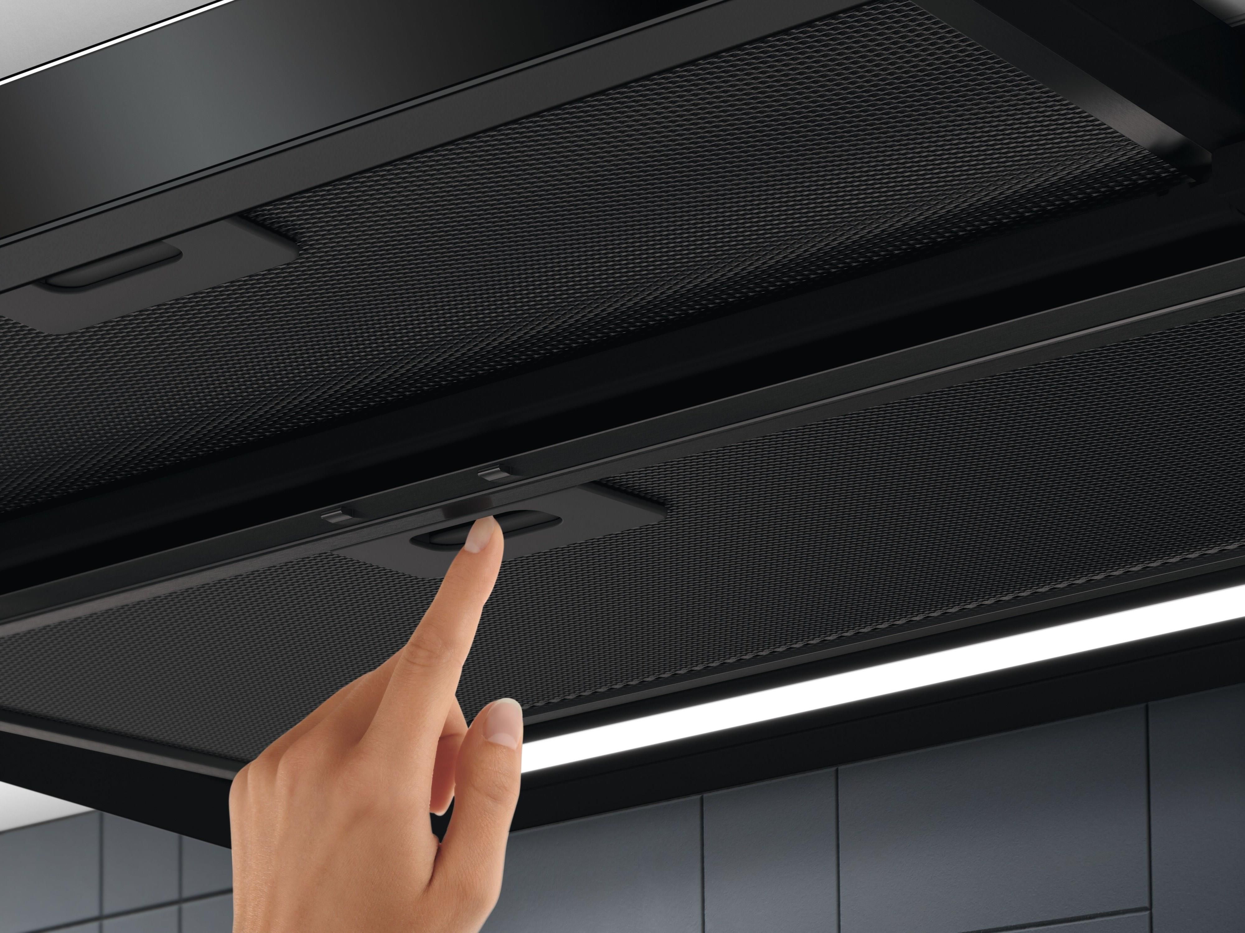 фото Вытяжка телескопическая Electrolux LFP626AK 3
