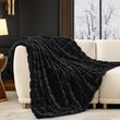 Cozy Bliss Koc ze sztucznego futra na kanapę 150X200 pasek czarny