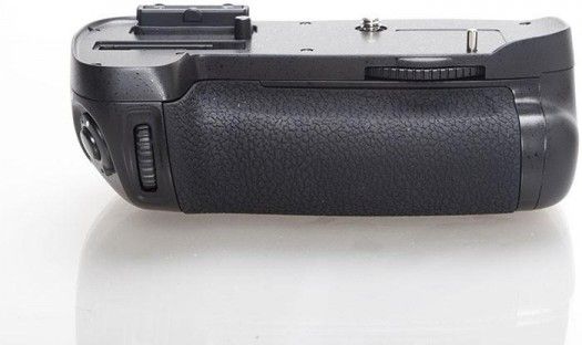 Phottix Vertical Grip/Battery Holder BG-D7000 With EN-EL15, AA Holders - View #5