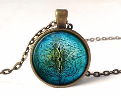 Oko jaszczura - foto medalion z łańcuszkiem - Medaliony handmade