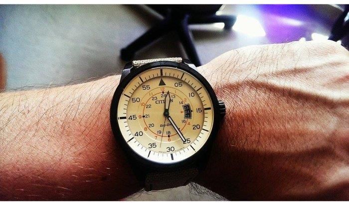 Orologio da uoo Citizen Eco-Drive Aviator AW1365-19P Sabbia