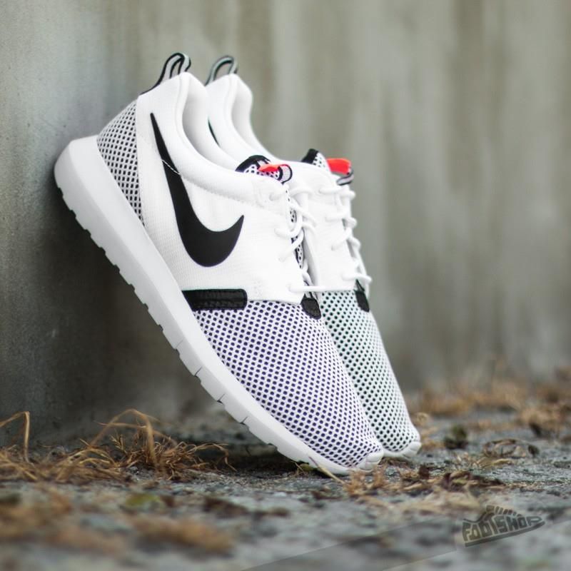 nike roshe run breeze white black