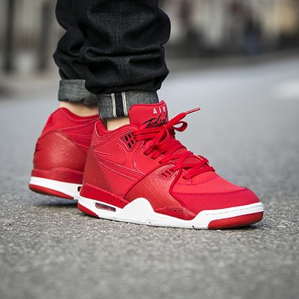 .  耐克Nike Air Flight 89 防滑耐磨减震中帮复古篮球鞋白黑红