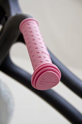 WISHBONE DESIGN STUDIO Nakładki na rączki kierownicy rowerka Wishbone różowe WISH42