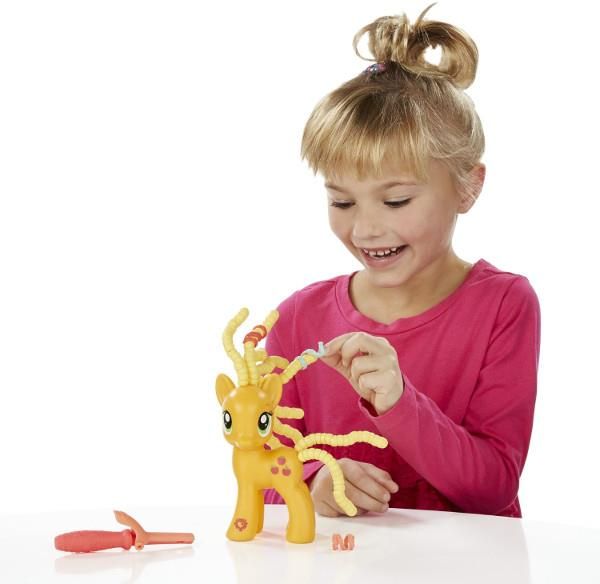 Hasbro My Little Pony Szalona Fryzura Applejack B5418 - zdjęcie 2 Hasbro My Little Pony Szalona Fryzura Applejack B5418