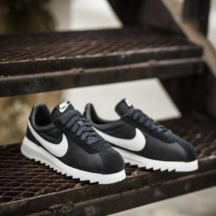 Nike w hotsell classic cortez epic