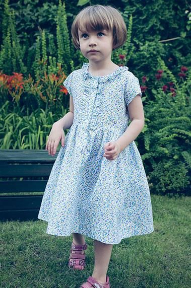 Sukienka Hania - biała w niebieskie kwiatki 134/140 cm 9-10 lat - Ceny i  opinie 