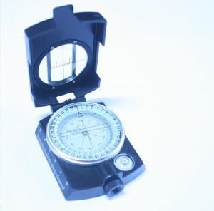 Fox Kompas Pryzmatyczny W Etui  (34043)