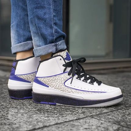 sneaker air jordan elephant print