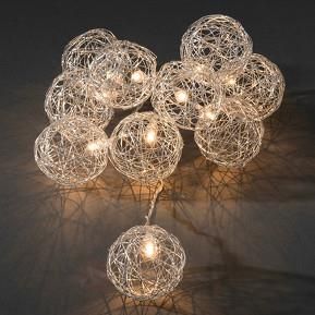Efektowny łańcuch LED z aluminiowymi kulami, 16pkt