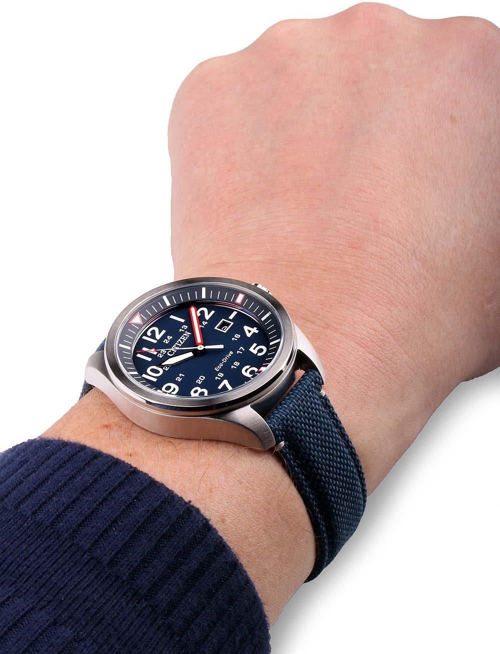 Citizen Reloj Analógico para Hombre de Cuarzo con Correa en Nailon AW5000-16L