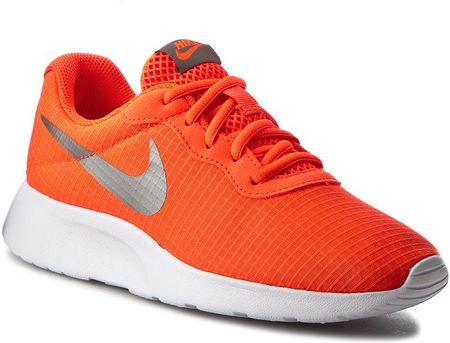 nike tanjun crimson