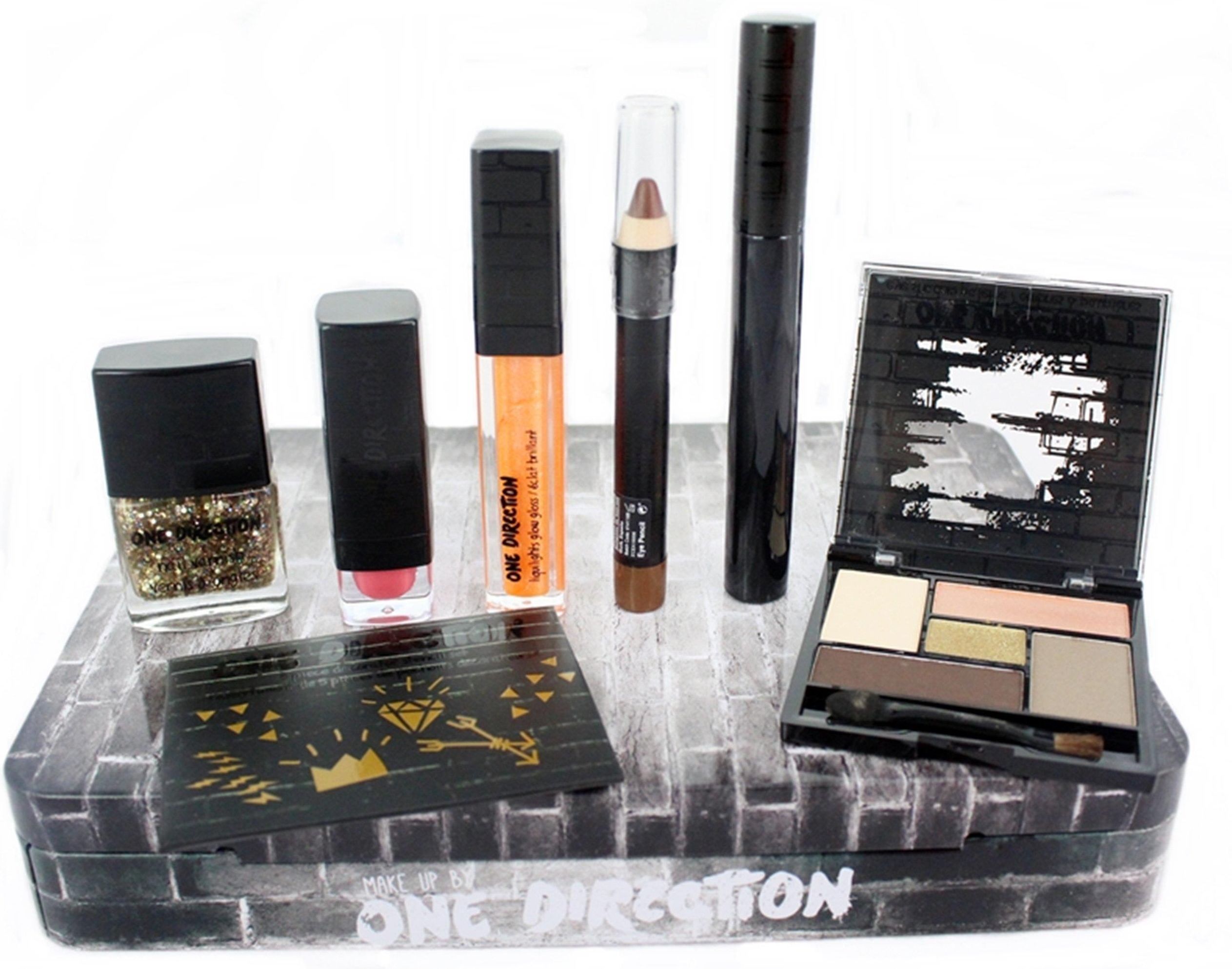 Make Up By One Direction Take Me Home Zestaw 34,1g - Opinie i ceny na Make Up By One Direction Take Me Home Zestaw 34,1g - Opinie i ceny na