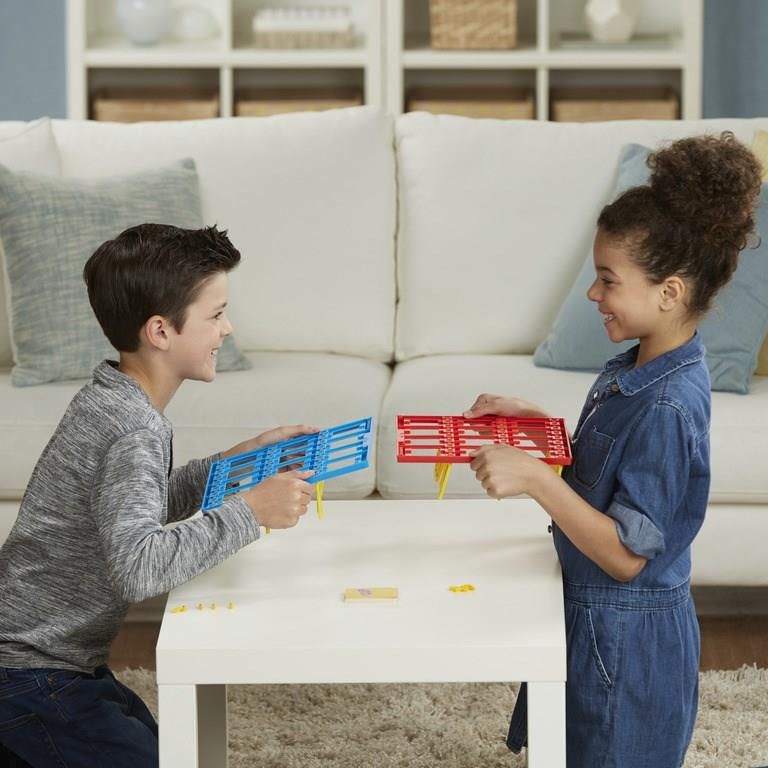 Hasbro Gaming Zgadnij Kto To? C2124 - zdjęcie 5 Hasbro Gaming Zgadnij Kto To? C2124