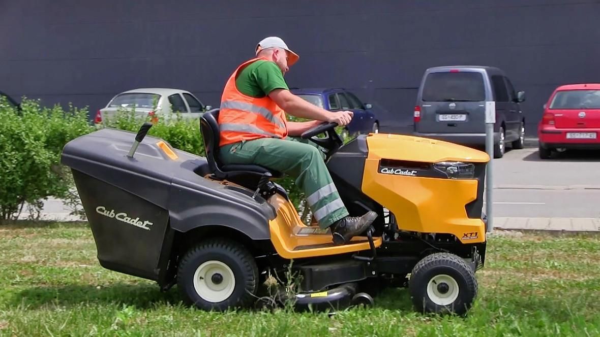 Cub cadet 2025 xt1 or106