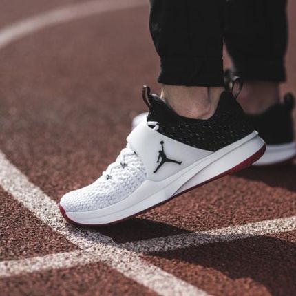 Buty męskie sneakersy Jordan Trainer 2 Flyknit 921210 101