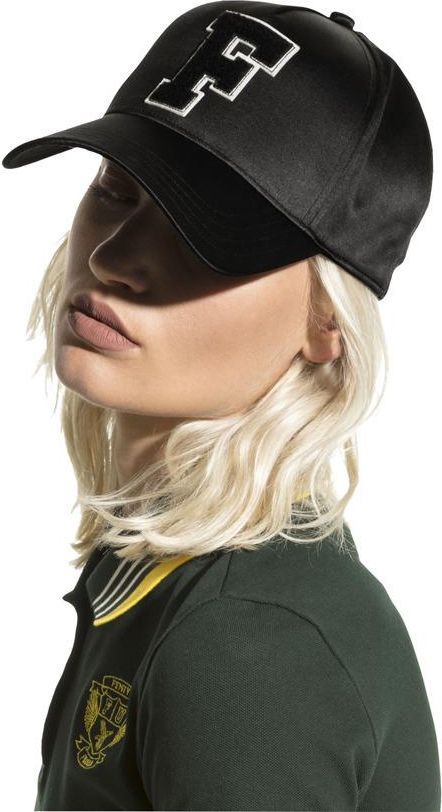 ② rihanna　225 55 19 FENTY BEAUTY BY RIHANNA Pro Filt'r Soft Matte Longwear