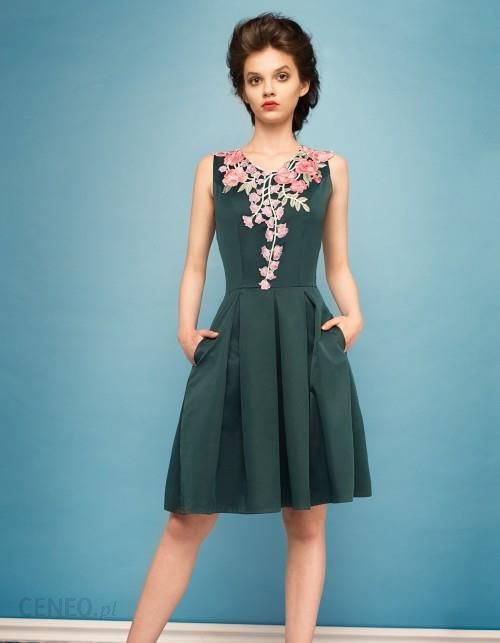 Sukienka z kwiatowym haftem - Ceny i opinie 