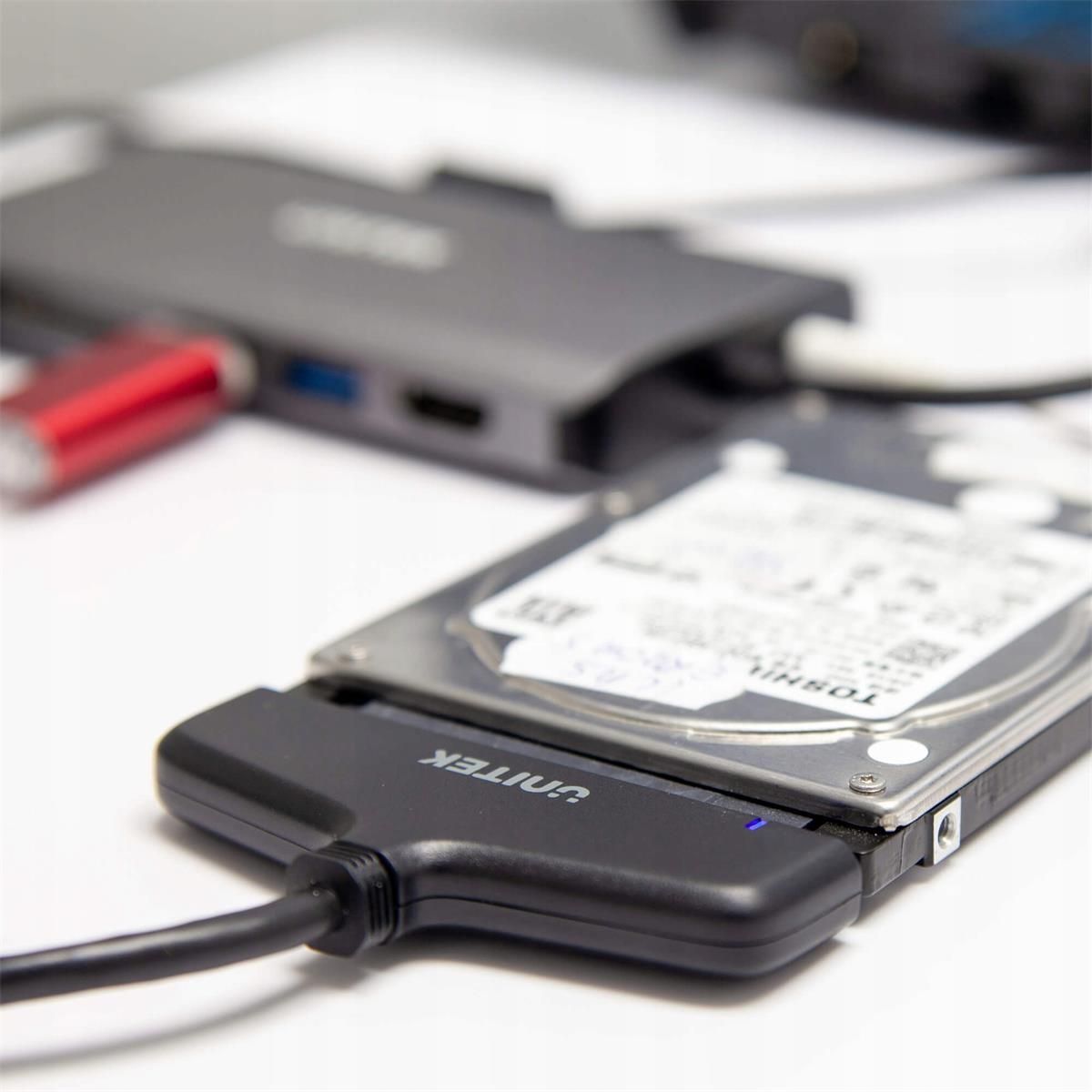 Unitek Mostek USB 3.0 do SATA III 6 Gbps (Y1096) - zdjęcie 4 Unitek Mostek USB 3.0 do SATA III 6 Gbps (Y1096)