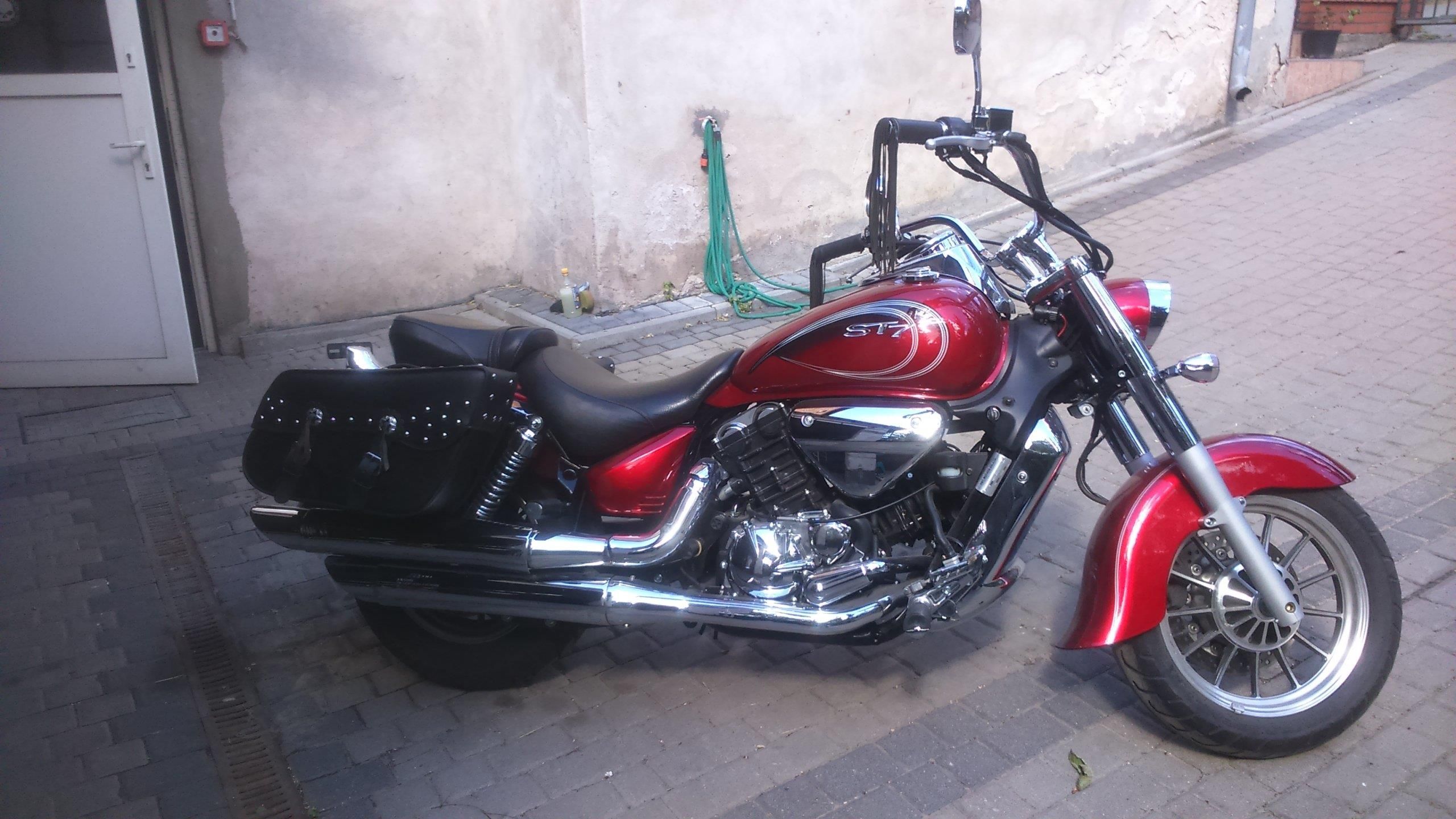 hyosung aquila st7