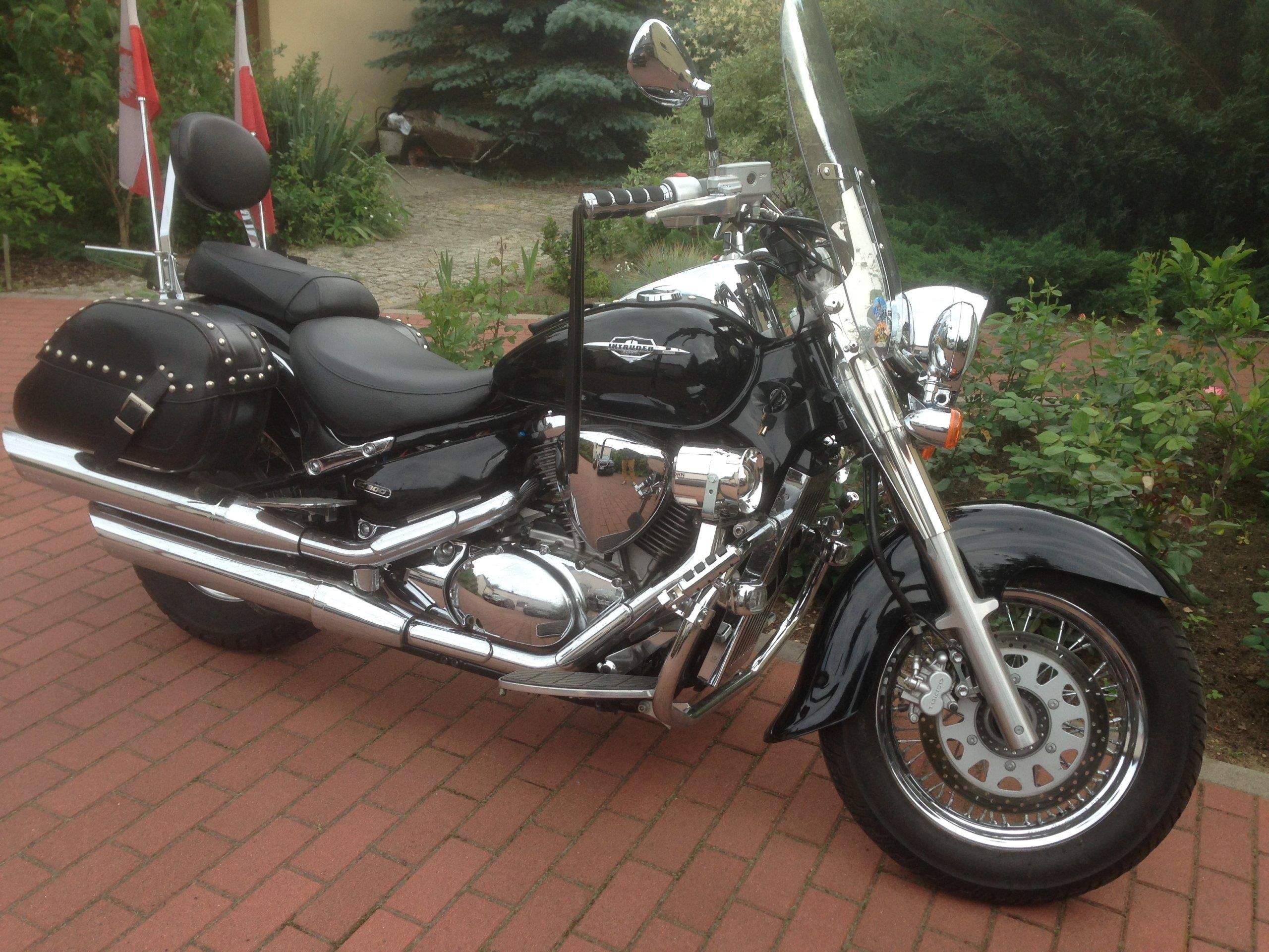 Suzuki intruder c800
