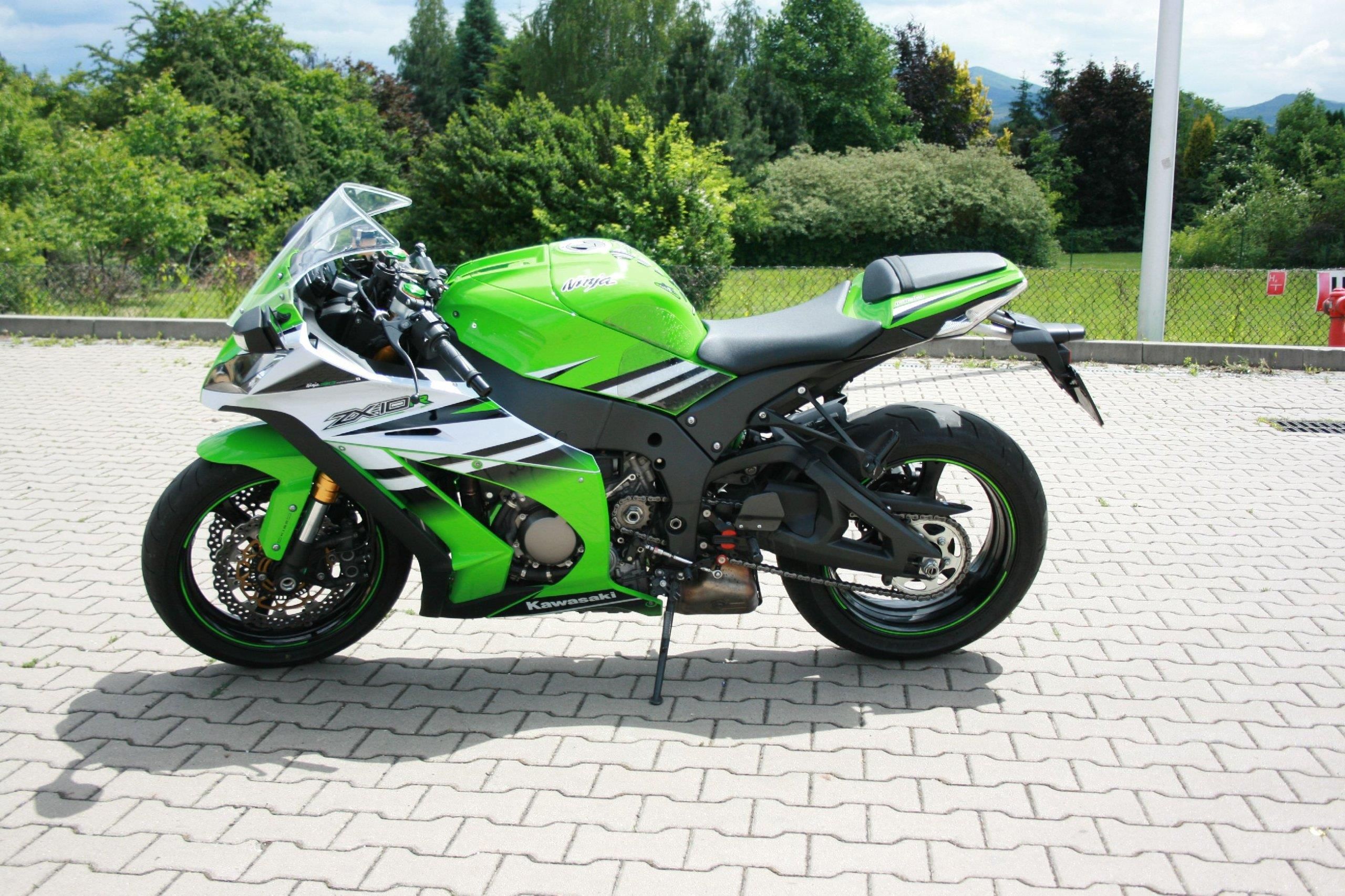 kawasaki ninja zx10r 30th anniversary