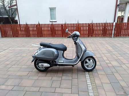 Vespa Gts Super Vespa 125 Gt 2003 13383 Footrest Glossy Black