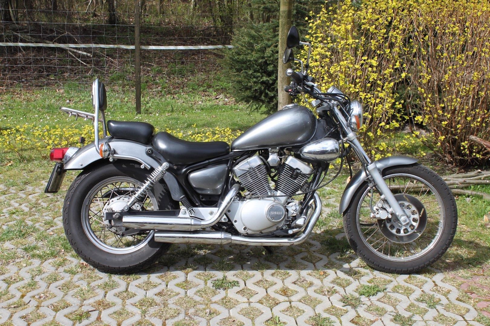 thumbnail interactive-video image 1 of Yamaha XV250 Virago/V-Star 88-16 Polished Clutch Lever - EMGO CL07-0618-30-51282 1 of 3