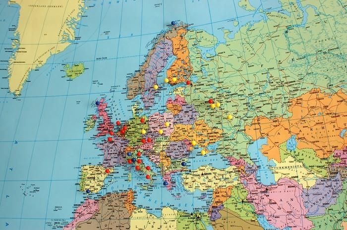 mapa europy tapeta Pixers Fototapeta Mapa Europy Z Pinami Podróży   Opinie i ceny na 