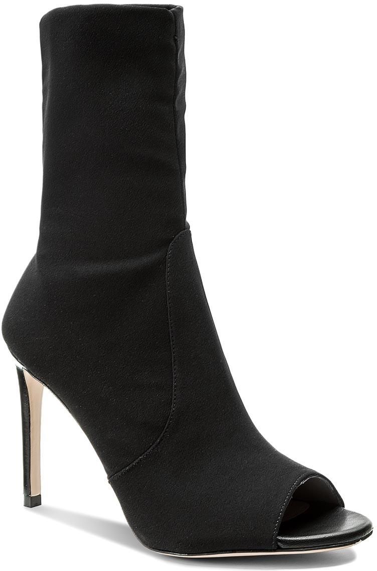 stuart weitzman hugger
