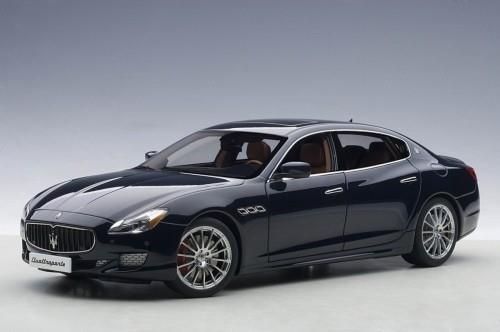402-438 1/43 マセラティ Quattroporte GTS ブルー 402-438 1/43 マセラティ Quattroporte GTS ブルー