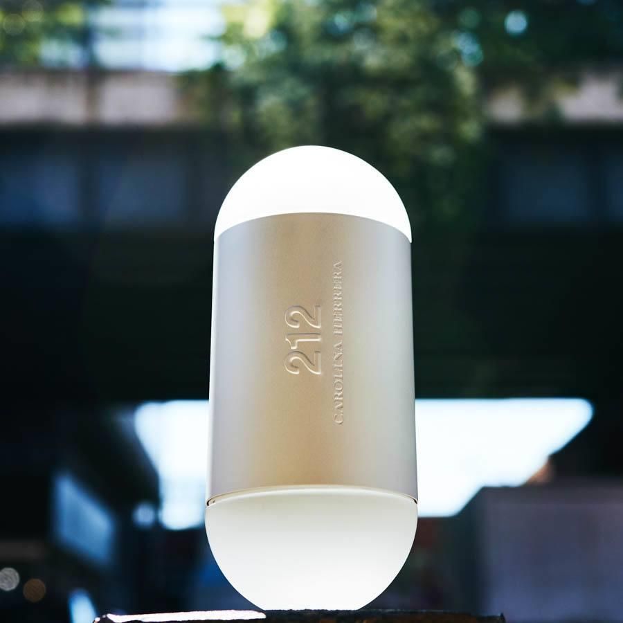 Carolina Herrera 212 オードトワレ 60ml Carolina Herrera 212 Woda toaletowa spray 60ml (2 x 30ml