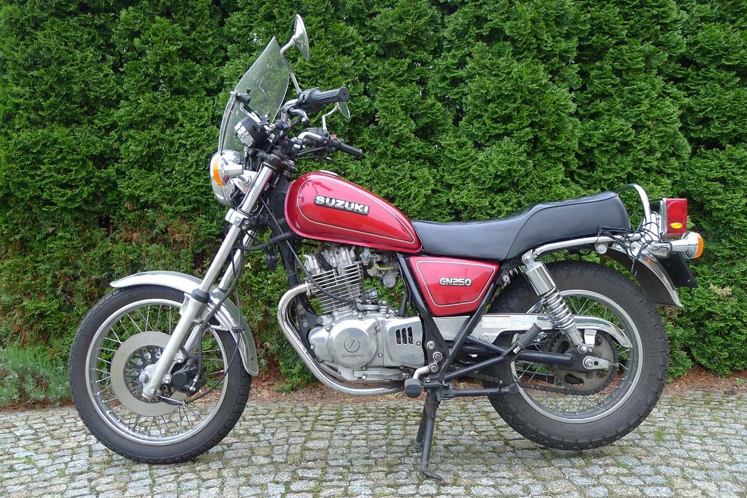 suzuki gn 250cc