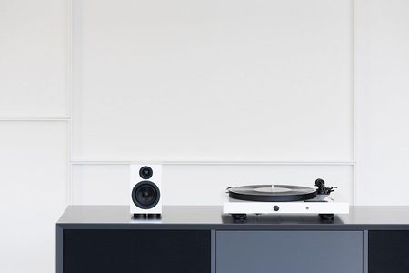 Pro-Ject Juke Box E Hi-Fi Set (JUKEBOXESETBLK)