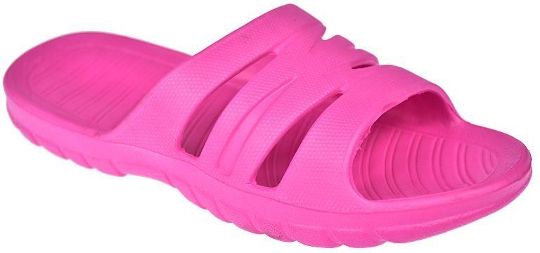 botki z ćwiekami i klamrami