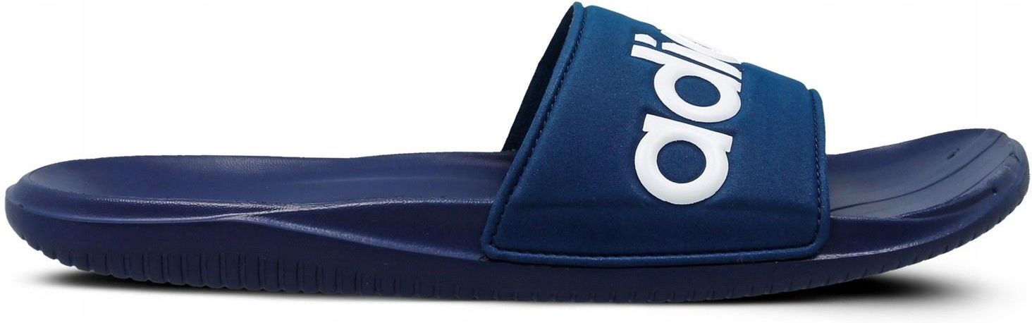 lakierowane buty na obcasie