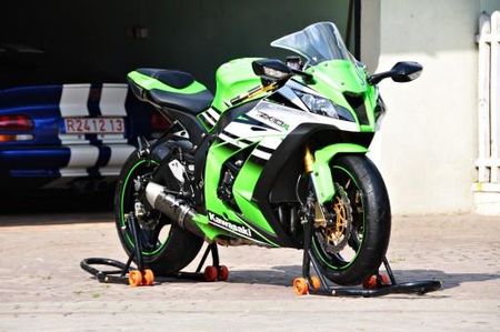 10/30 きゆ様 カワサキ ZX-10R 2025年式 8BL-ZXT02Lの諸元・スペック情報