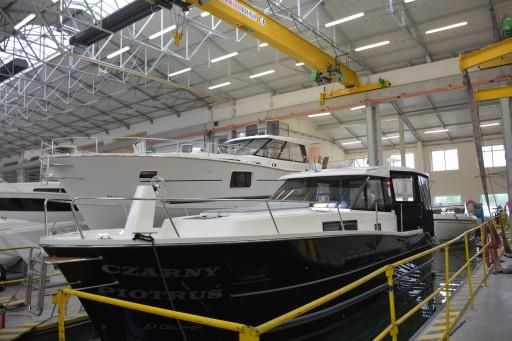 Nautika 1000 S 110 000 Pln Opinie I Ceny Na Ceneo Pl